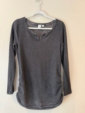 GAP Charcoal Gray Ribbed Long-Sleeve Notch-Neck Maternity Top